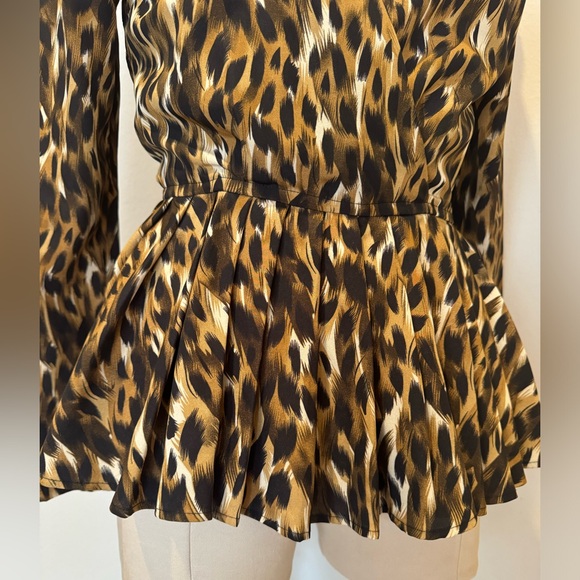 Kardashian Kollection Leopard Print Peplum V-Neck Blouse Top Long Sleeves Sz XS - Picture 2 of 7